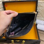 2022年秋冬新作入荷 グッチメンズの手に持つバッグ人気28cm