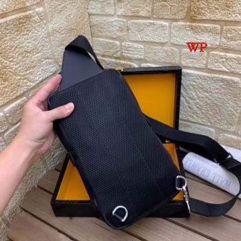 2022年秋冬新作入荷 フェンディメンズのバッグ人気30-17-6CM