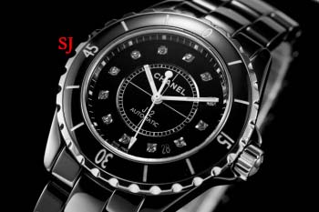 新作入荷 J12シャネル  腕時計38mm