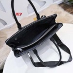 2022年秋冬新作入荷 バーバリー  メンズのハンドバッグ人気38.27.6cm