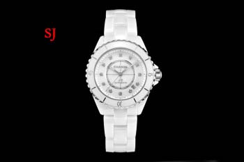 新作入荷 J12シャネル  女性腕時計33mm