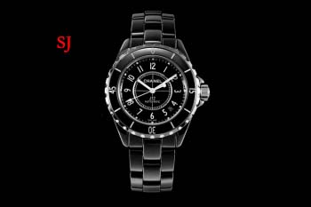 新作入荷 J12シャネル  腕時計38mm