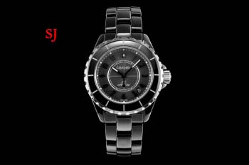 新作入荷 J12シャネル  腕時計38mm