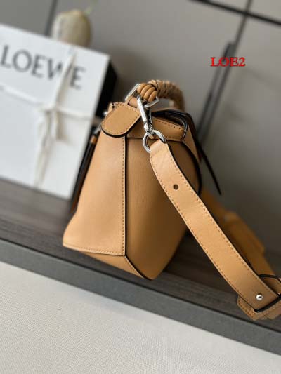 2023早春新作入荷原版復刻 LOEWE バッグ LOE2工場 SIZE:24*14*11