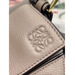 2023早春新作入荷原版復刻 LOEWE バッグ LOE2工場 SIZE:18*7.5*12cm