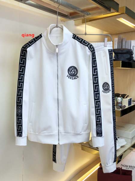 2023年3月23日人気新作入荷ヴェルサーチ 上下セットQIANG工場