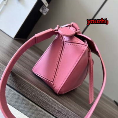 2023年4月原版復刻新作入荷  LOEWE バッグ youzhi工場17.5*7.5*10.5cm