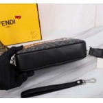 高品質新作入荷 フェンディメンズのバッグ  wp工場 size:23*16*5