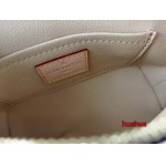 2023人気新作入荷ルイヴィトンポーチ HUAHUA 工場 SIZE:17*12*6