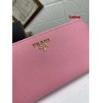 2023人気新作入荷プラダ財布 HUAHUA 工場 SIZE:19*12cm