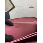 2023人気新作入荷プラダ財布 HUAHUA 工場 SIZE:19*12cm