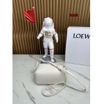 2023年早秋新作入荷高品質 LOEWE バッグ  LOW1工場 18CM
