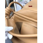 2023年早秋新作入荷高品質 LOEWE バッグ  LOW1工場25-17-8cm