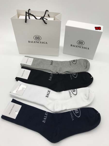 2023年新品人気 バレンシアガ 靴下一箱4足セット