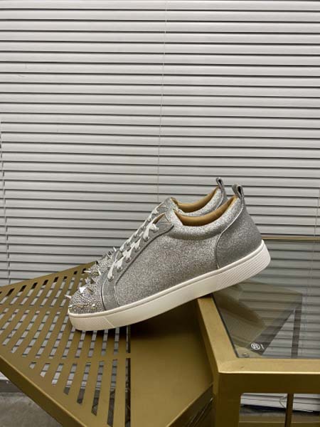 高品質新品入荷 クリスチャンルブタンスニーカーchsh工場35-46