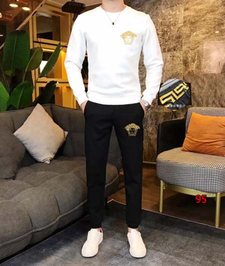 2024年秋冬1月4日人気新品入荷ヴェルサーチ上下セットです95工場