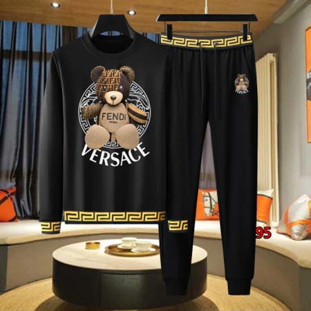 2024年秋冬1月4日人気新品入荷ヴェルサーチ上下セットです...