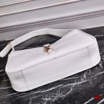 2024年秋冬1月4日人気新品入荷イヴサンローラン バッグqb工場23x16x6.5cm