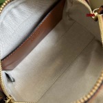 2024年原版復刻新作入荷 グッチ バッグ xuanzi工場 size:19*13*11cm