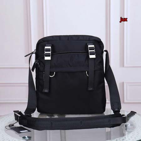 2024年3月19日早春新作入荷プラダバッグを斜めにまたぐ ...