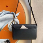 2024年3月19日早春新作入荷バーバリーバッグ メンズ jux工場29 x 8.5 x 17.5cm