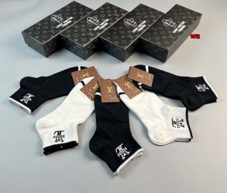 2024年新品人気ルイヴィトン 靴下一箱5足セット