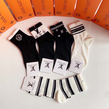 2024年新品人気ルイヴィトン 靴下一箱5足セット