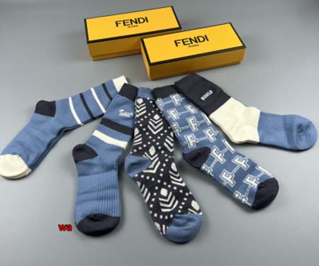 2024年新品人気FENDI 靴下一箱5足セット