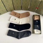 2024年新品人気ディオール 靴下一箱4足セット