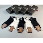 2024年新品人気ルイヴィトン 靴下一箱5足セット