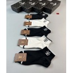 2024年新品人気ルイヴィトン 靴下一箱5足セット