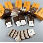 2024年新品人気ルイヴィトン 靴下一箱5足セット