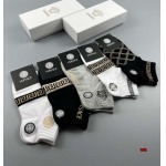 2024年新品人気ヴェルサーチ靴下一箱5足セット