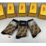 2024年新品人気FENDI 靴下一箱3足セット