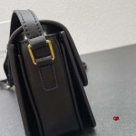 2024年6月5日人気新作入荷 CELINE バッグqb工場18CM