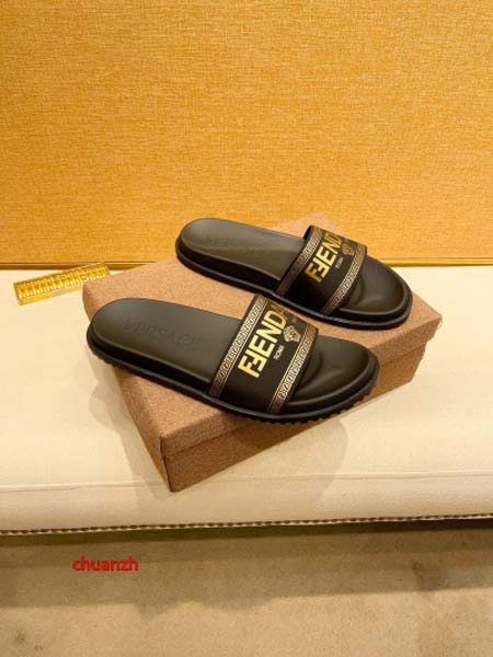 2024年7月2日新品入荷ヴェルサーチスリッパ   chuanzh工場