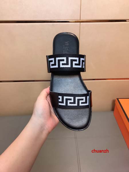 2024年7月2日新品入荷ヴェルサーチスリッパ   chuanzh工場