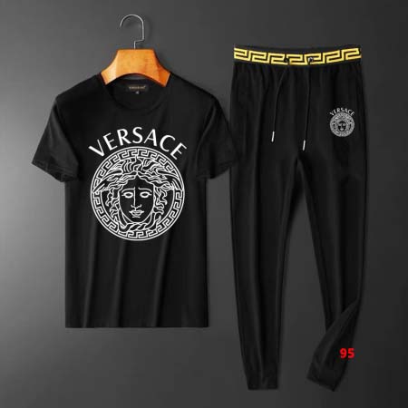 2024年7月25日新品入荷ヴェルサーチ上下セットです 95工場