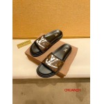 2024年7月1日新品入荷ルイヴィトンメンズのスリッパ chuanzh工場