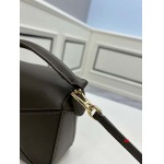 2024年8月1日新品入荷LOEWE  バッグ XX工場 SIZE:18*12.5*8cm