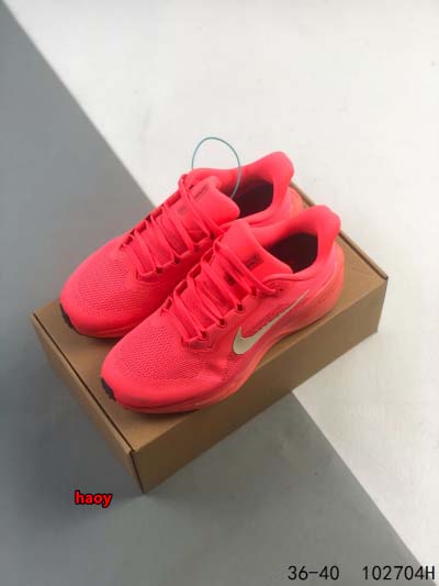 2024年8月28日秋冬新品入荷 NIKE スニーカー haoy工場