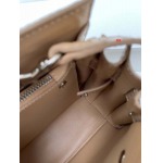 2024年8月1日新品入荷イヴサンローランバッグ XX工場 SIZE:26CM