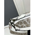 2024年8月2日新品入荷VALENTINO バッグ XX工場 SIZE:20*14.5*13cm