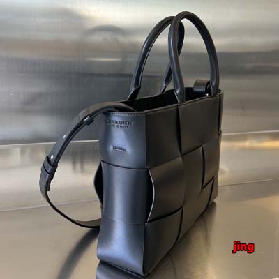 2024年原版復刻新品入荷ボッテガヴェネタ バッグ JING工場 SIZE:32*24*8cm