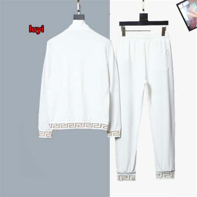 2024年9月11日早秋新品入荷ヴェルサーチ上下セットです LUYI工場