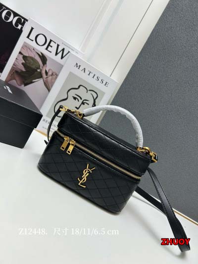 2024年11月1日秋冬新品入荷イヴサンローラン カードパッ...