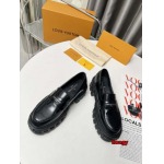 2024年11月22日秋冬高品質新品入荷ルイヴィトン 女性 革靴 HY工場35-41