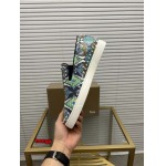 2024年11月25日秋冬高品質新品入荷クリスチャンルブタンスニーカー HY工場