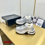 2024年11月25日秋冬高品質新品入荷シャネルレザー 羊毛 裏ボアスニーカー HY工場