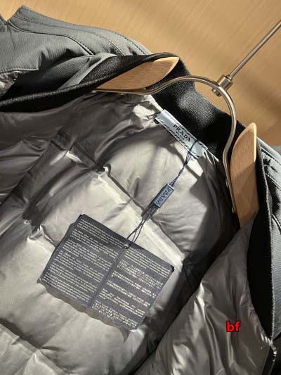 2024年12月10日秋冬高品質PRADA 綿入れの服 ジャケットアウター bf工場